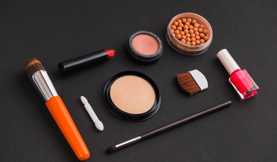 Top 10 Basic Makeup Products Every Beginner Should Own