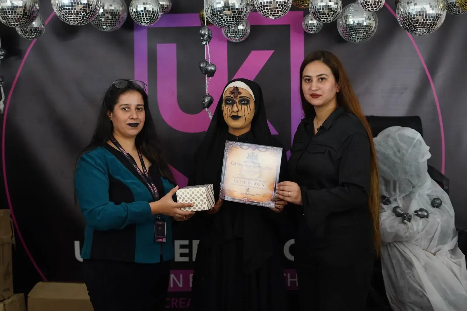 Best Glam-O-Ween Makeup Look 1