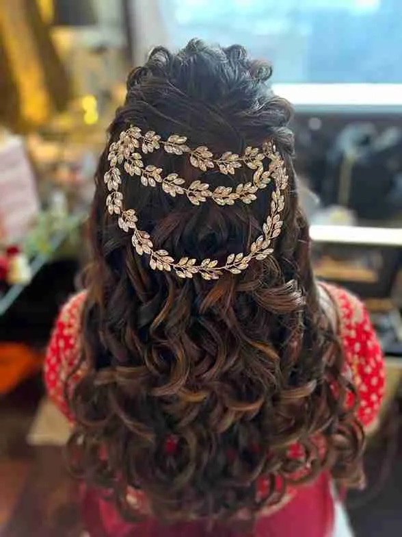 Open Hair Hairstyle With Heavy Accessories
